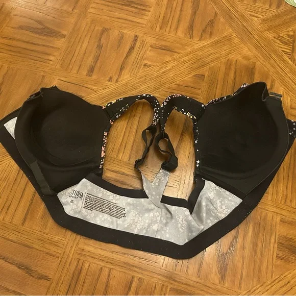 Victoria’s Secret Sport Incredible Knockout Floral Sports Bra - Picture 3 of 6